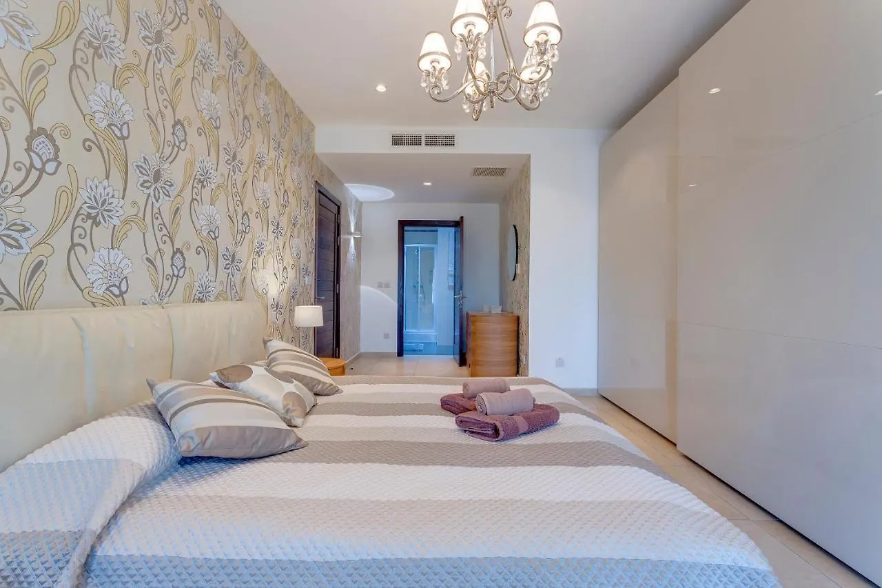 Luxury Seafront Oasis In Central Sliema W/ Pool Apartment