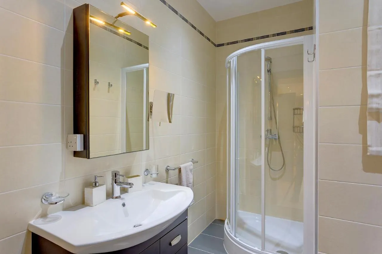 Luxury Seafront Oasis In Central Sliema W/ Pool 0*,  Malta