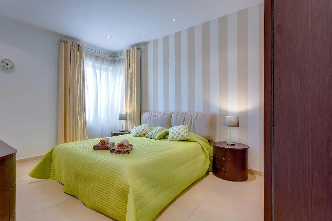 Luxury Seafront Oasis In Central Sliema W/ Pool Malta