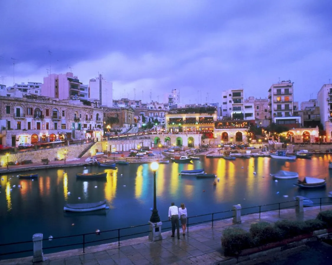 Apartment Luxury Seafront Oasis In Central Sliema W/ Pool Malta