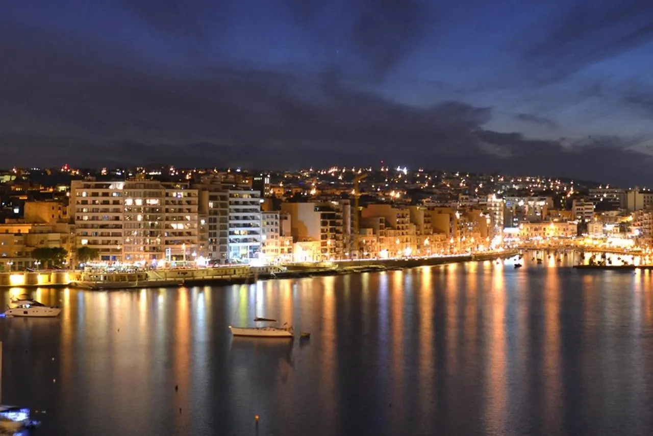 Luxury Seafront Oasis In Central Sliema W/ Pool Apartment