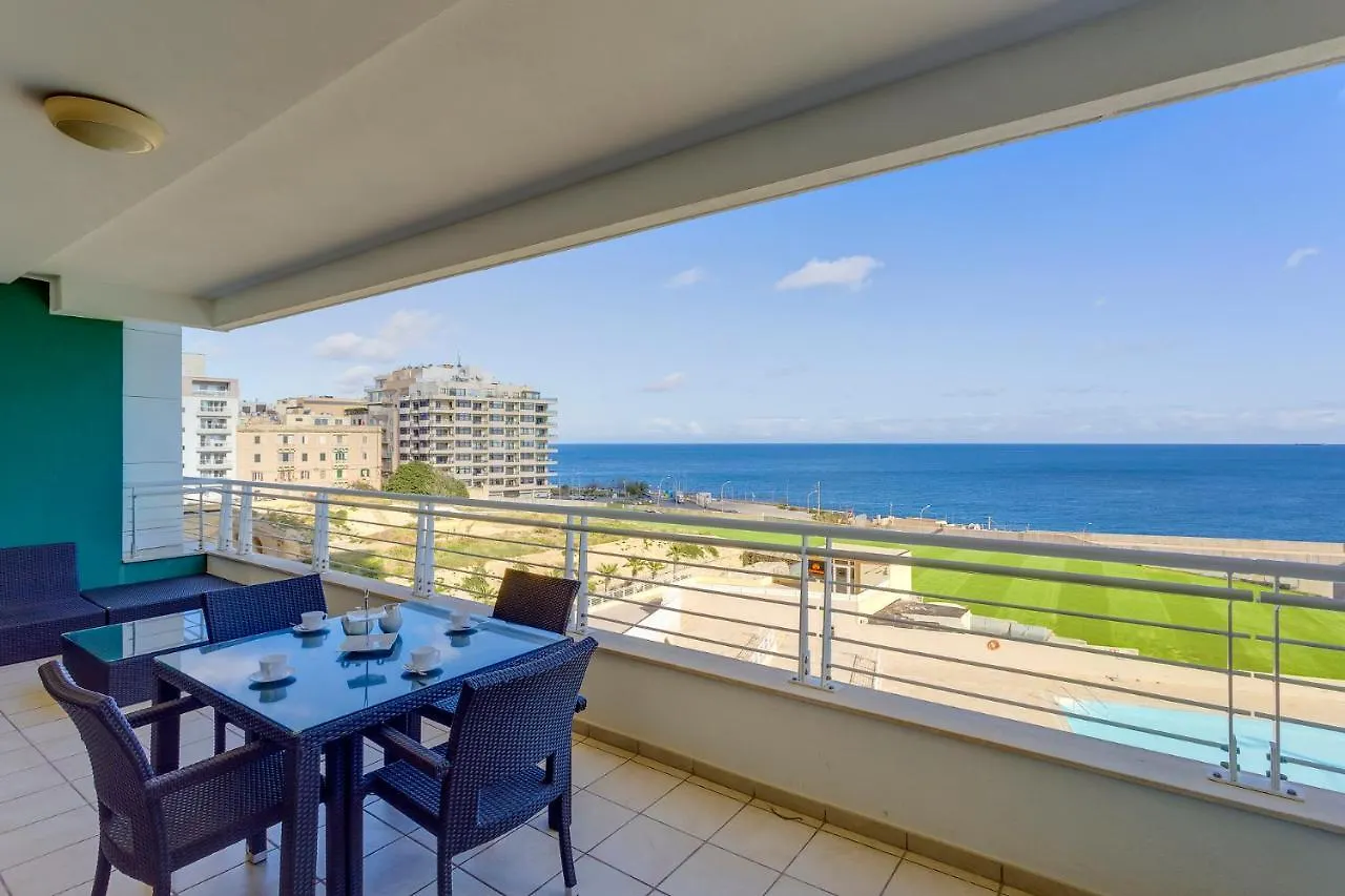Apartment Luxury Seafront Oasis In Central Sliema W/ Pool Malta