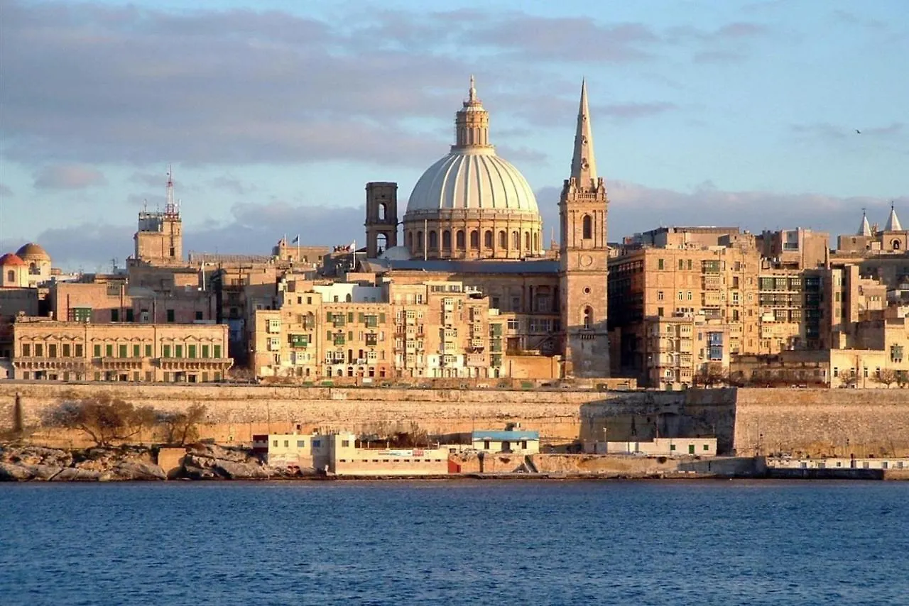 Luxury Seafront Oasis In Central Sliema W/ Pool Malta
